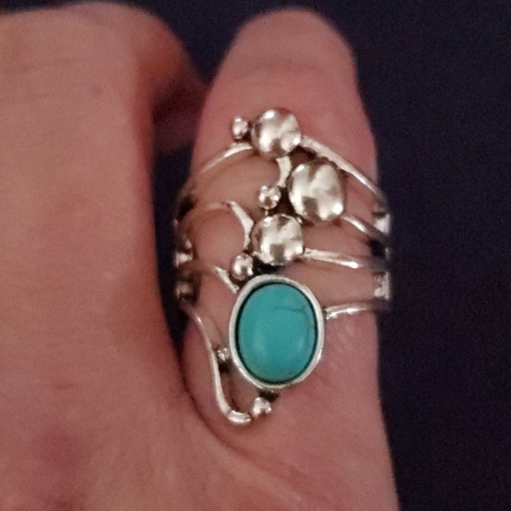 Ring - Picture 2 of 2